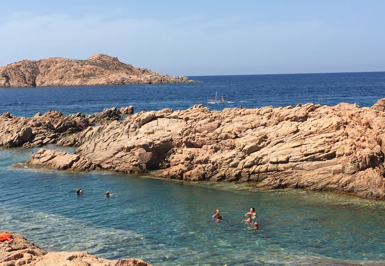 Appartamento a Trinità d´Agultu e Vignola - Affittimoderni Isola Rossa Borgo - IRUL16