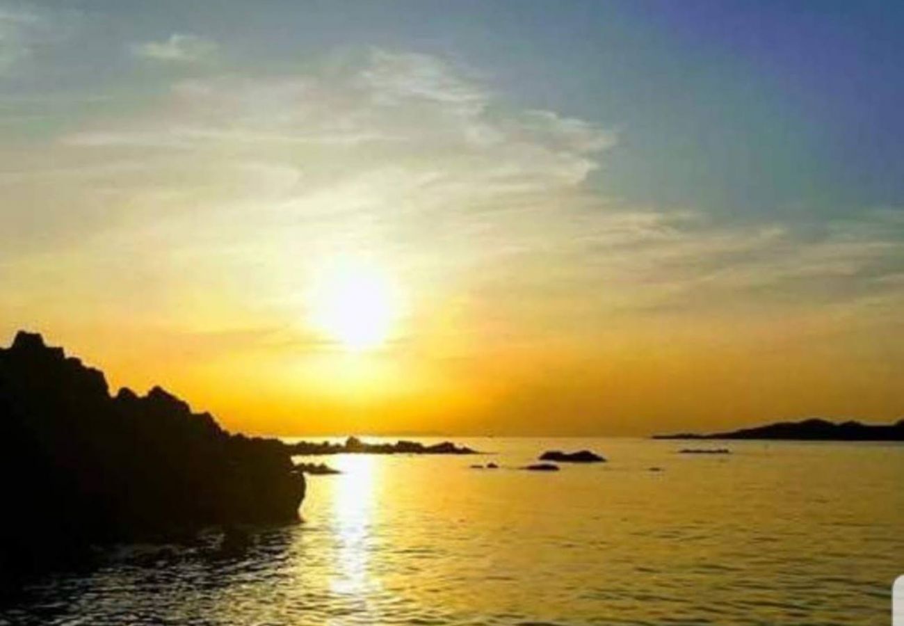 Appartamento a Trinità d´Agultu e Vignola - Affittimoderni Isola Rossa Borgo - IRMI06