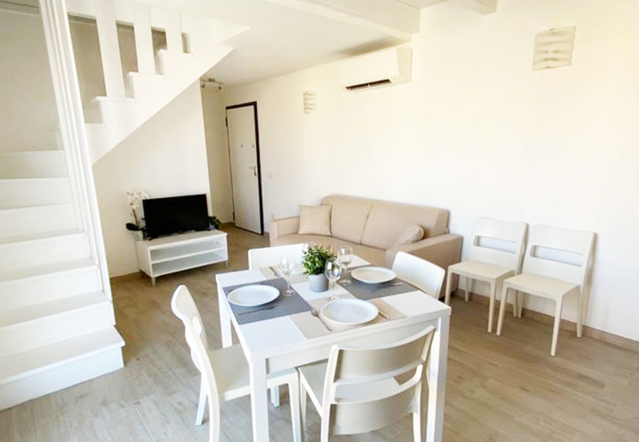 Appartamento a Trinità d´Agultu e Vignola - Affittimoderni Isola Rossa Borgo - IRMI06