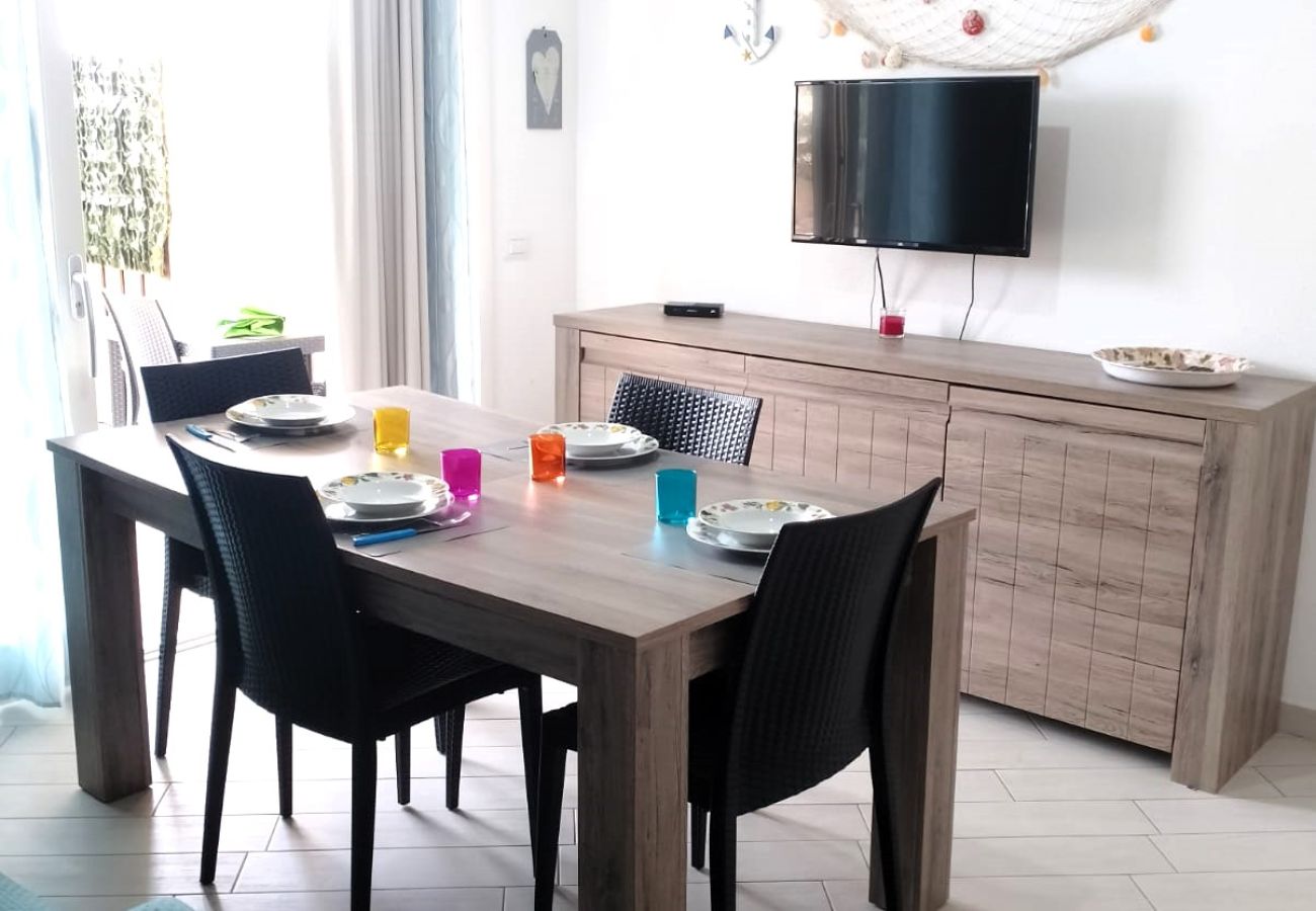 Appartamento a Trinità d´Agultu e Vignola - Affittimoderni Isola Rossa Elite - PATI05