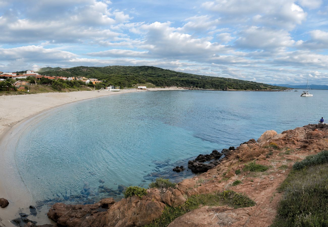 Appartamento a Trinità d´Agultu e Vignola - Elegante casa vacanza con terrazza vicino al mare • Isola Rossa 