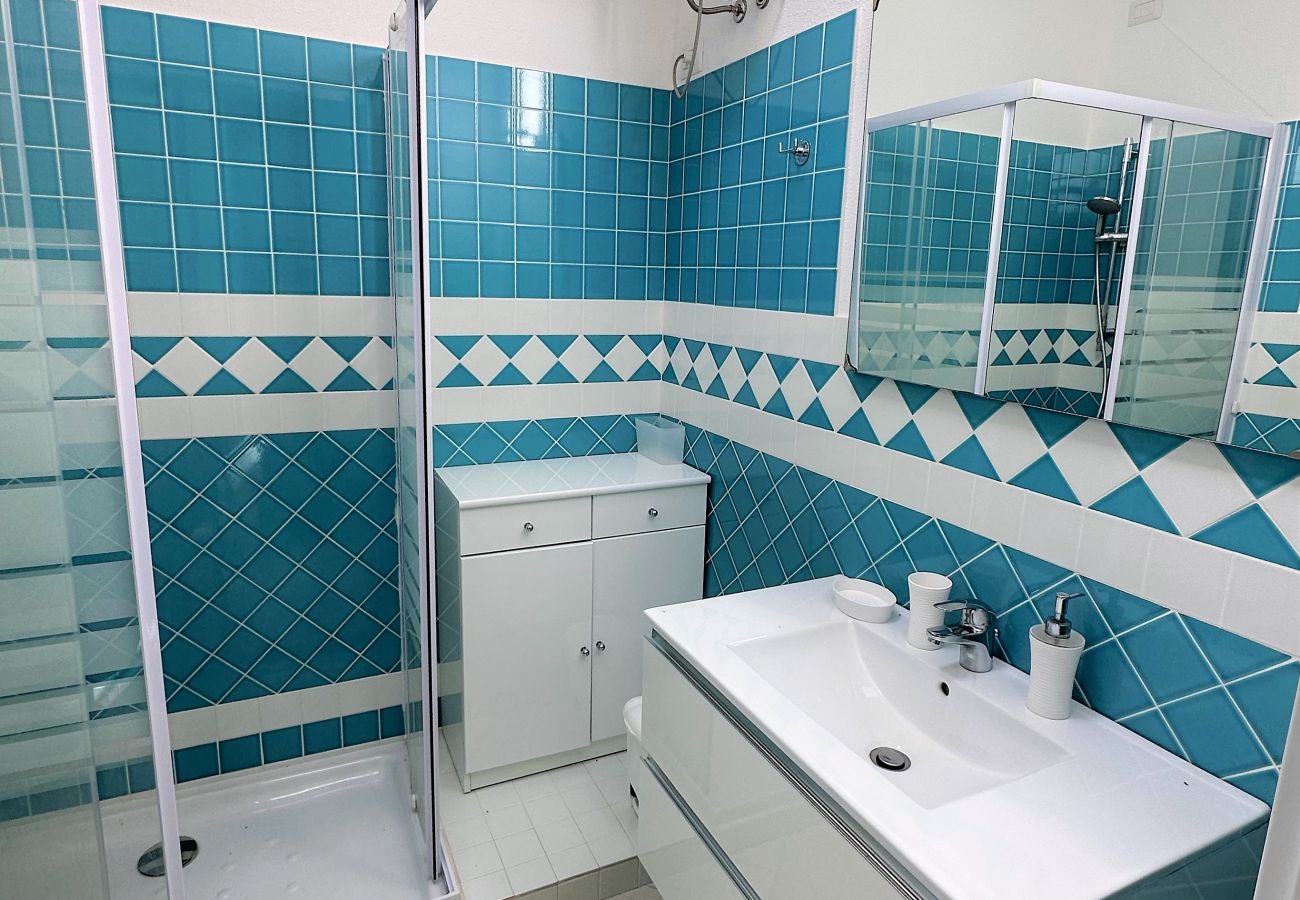 Apartment in Trinità d´Agultu e Vignola - Affittimoderni Isola Rossa  Élite - PATI24