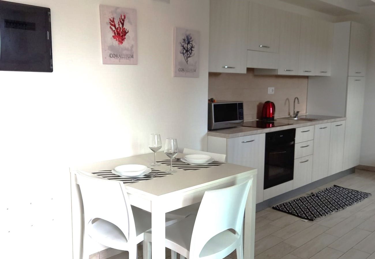 Apartment in Trinità d´Agultu e Vignola - Affittimoderni Isola Rossa Borgo - IRUL16