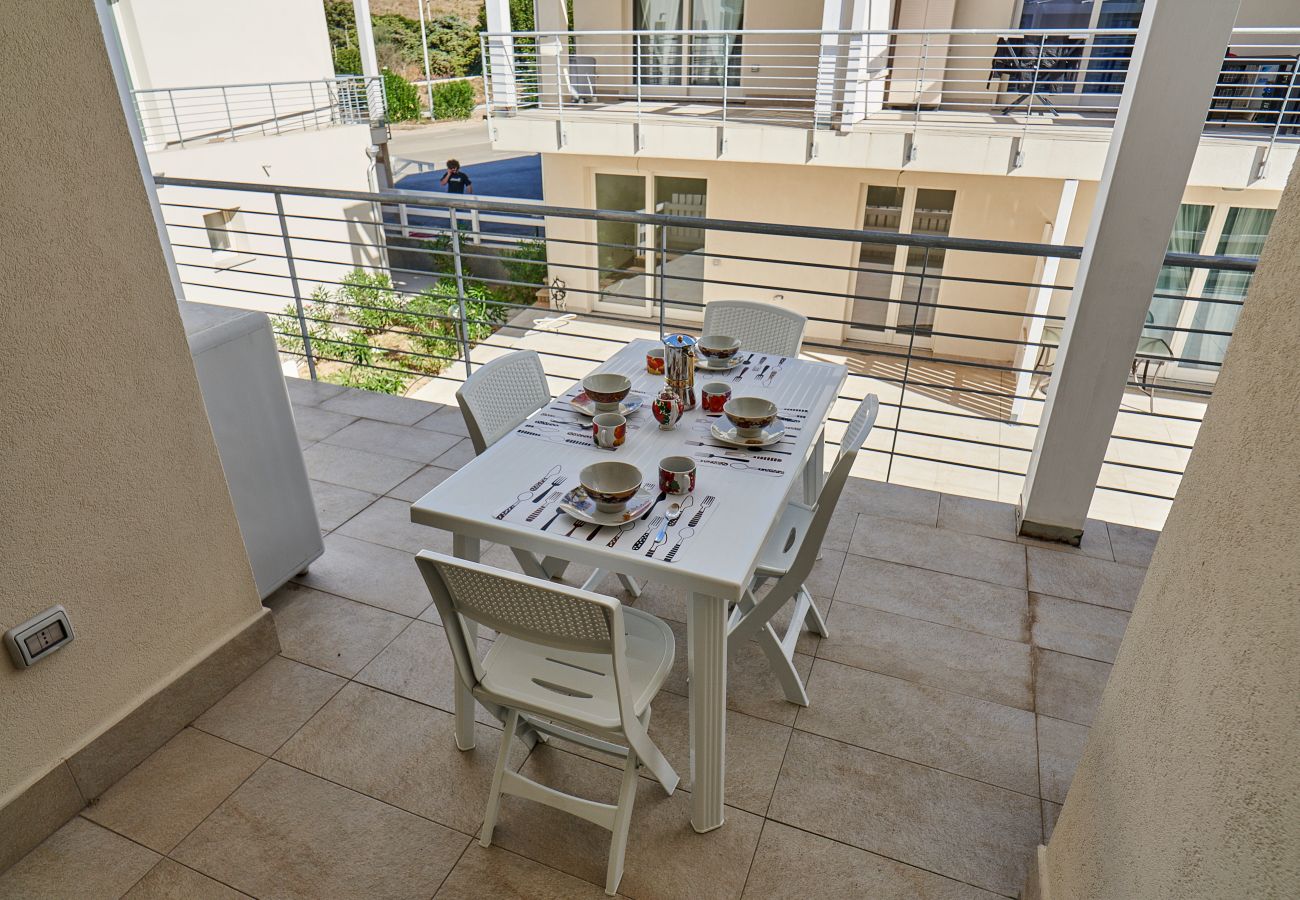 Apartment in Trinità d´Agultu e Vignola - Affittimoderni Isola Rossa Borgo -  IRGI14