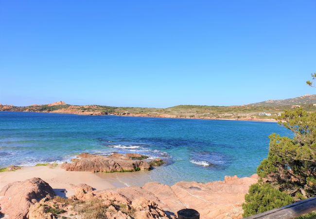 Apartamento en Trinità d´Agultu e Vignola - Affittimoderni Isola Rossa Borgo - IRUL04 Apartamento en Trinità d´Agultu e Vignola - Affittimoderni Isola Rossa Borgo - IRUL04