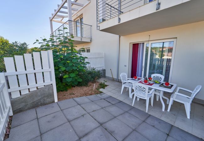 Apartamento en Trinità d´Agultu e Vignola - Affittimoderni Isola Rossa Borgo - IRUL19  Apartamento en Trinità d´Agultu e Vignola - Affittimoderni Isola Rossa Borgo - IRUL19