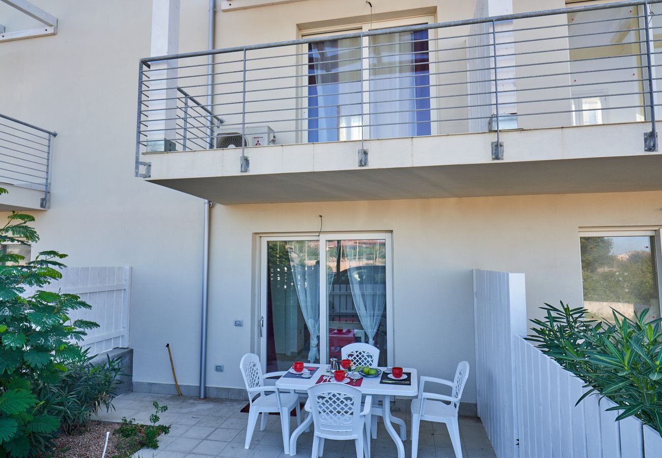 Apartamento en Trinità d´Agultu e Vignola - Affittimoderni Isola Rossa Borgo - IRUL19 