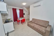 Apartamento en Trinità d´Agultu e Vignola - Affittimoderni Isola Rossa Borgo - IRUL19 