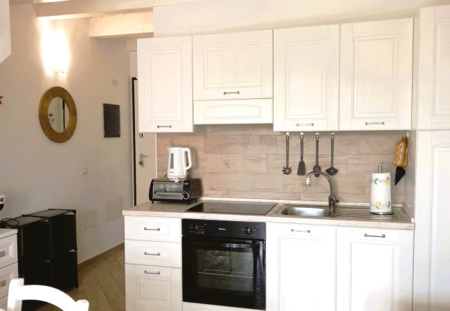 Apartamento en Trinità d´Agultu e Vignola - Affittimoderni Isola Rossa Borgo - IRGI15 Apartamento en Trinità d´Agultu e Vignola - Affittimoderni Isola Rossa Borgo - IRGI15