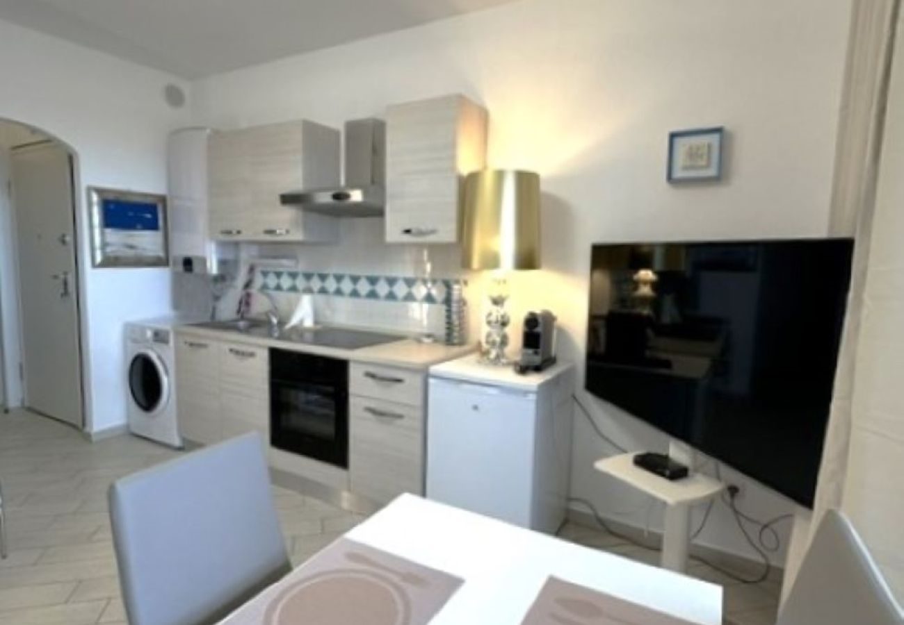 Apartamento en Trinità d´Agultu e Vignola - Affittimoderni Isola Rossa Élite - PATI16 