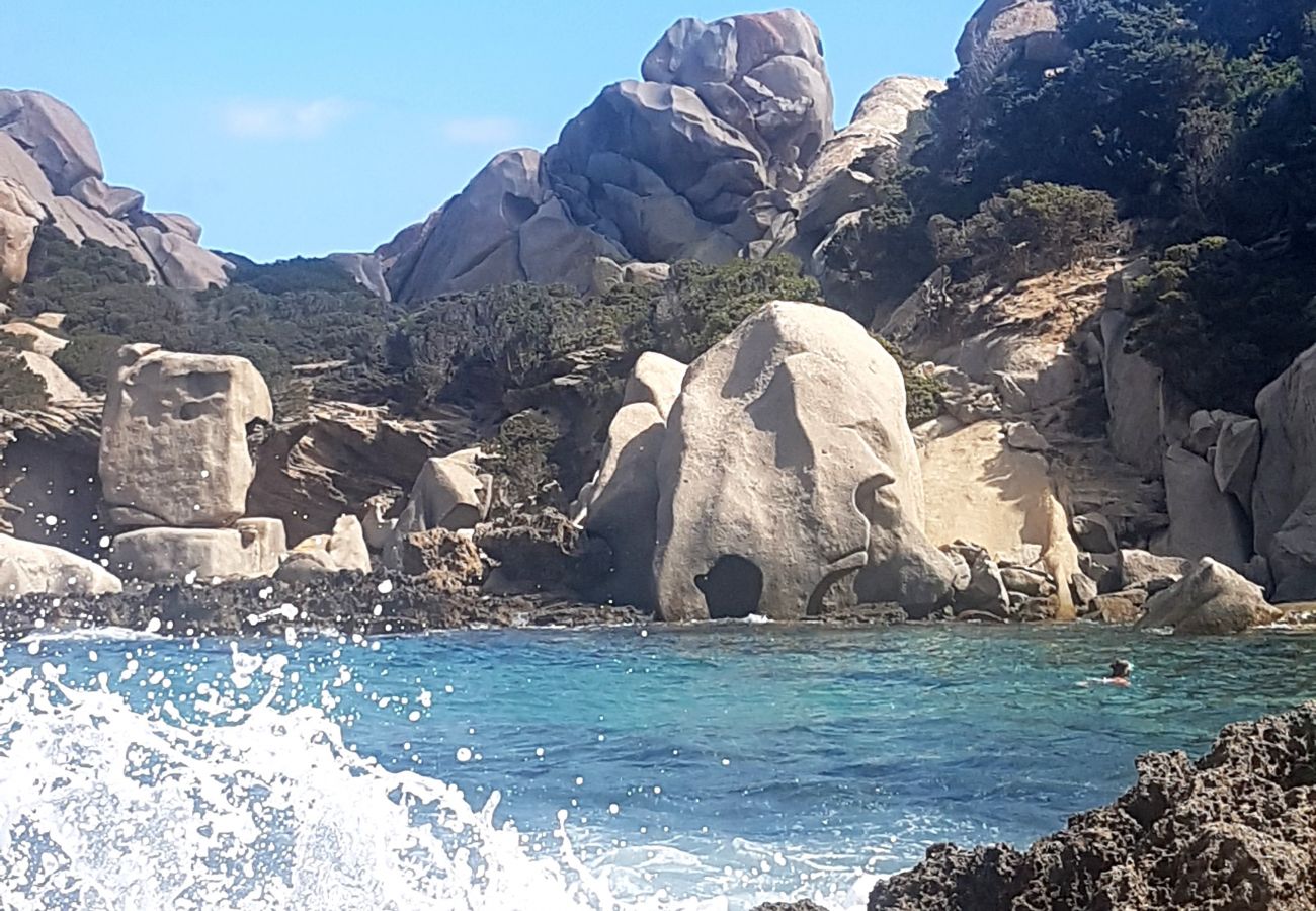 Appartement à Trinità d´Agultu e Vignola - Affittimoderni Isola Rossa Borgo -  IRGI14
